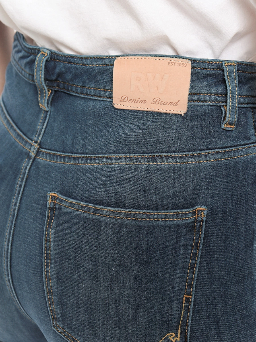 Узкие джинсы